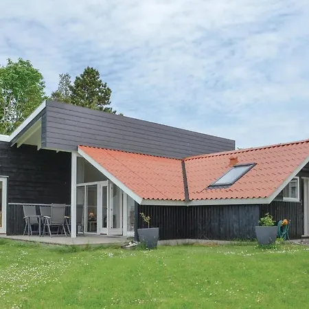 3 Bedroom Lovely In * Knebel